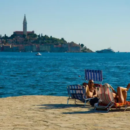 Casa Ava Mare Апартаменты Ровинь